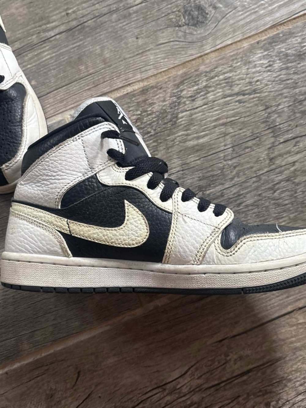 Jordan Black and White High-Top Sneakers - Picture 4 of 6